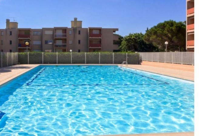 Appartement Paisible Avec Vue Panoramique Mer Et Acces Direct Plage ボルム・レ・ミモザ エクステリア 写真