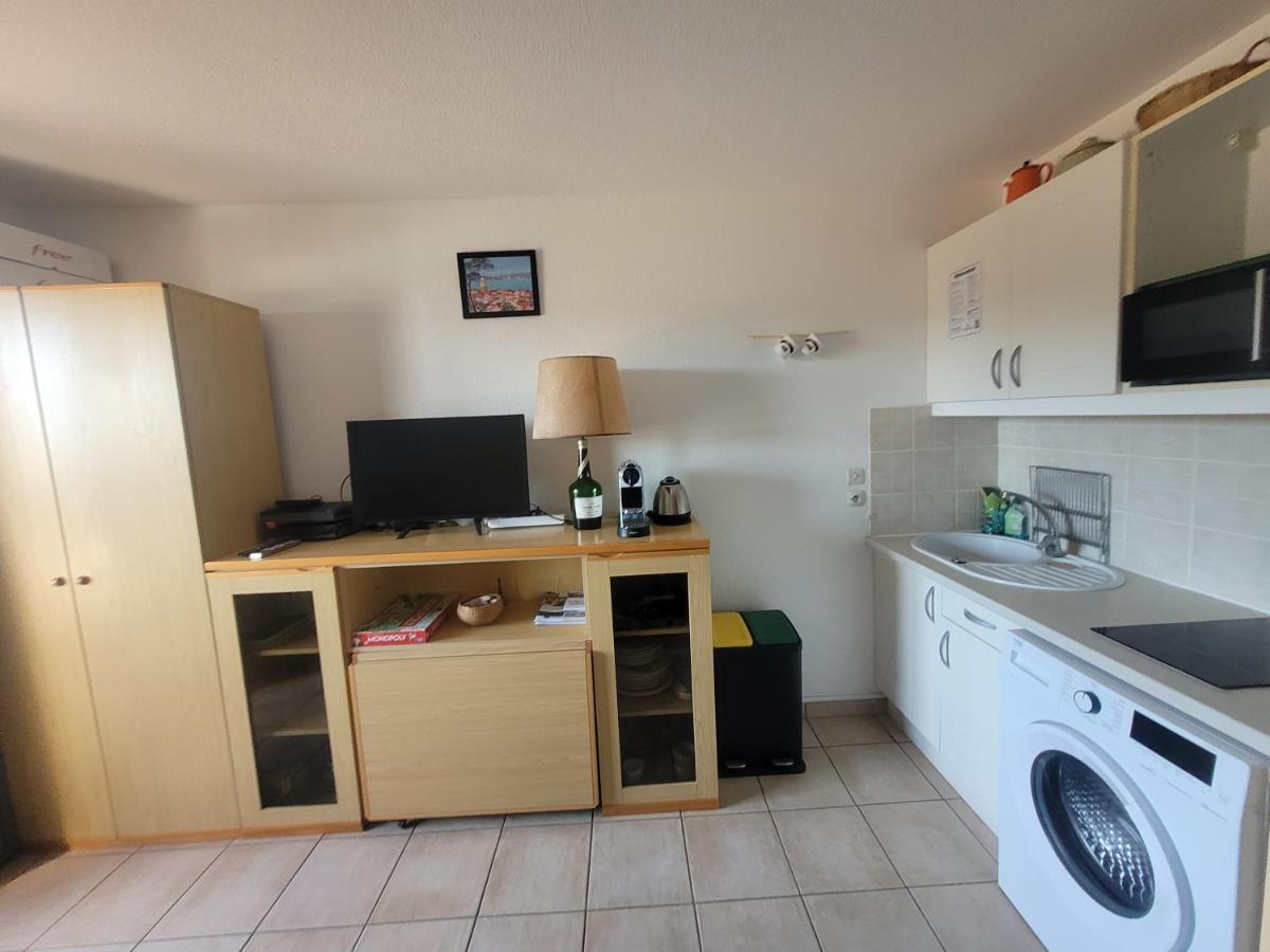 Appartement Paisible Avec Vue Panoramique Mer Et Acces Direct Plage ボルム・レ・ミモザ エクステリア 写真